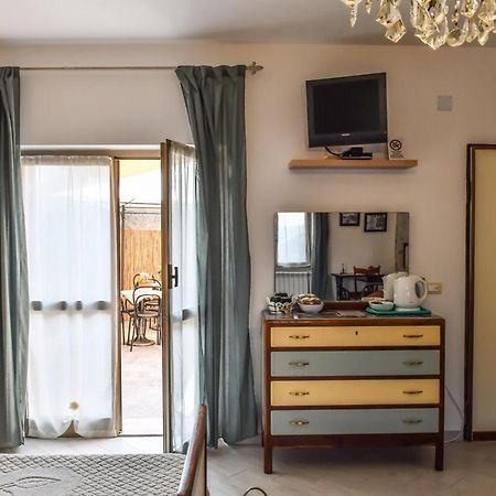 La Terra Di Mingo Bed and Breakfast Vado Ligure Eksteriør billede