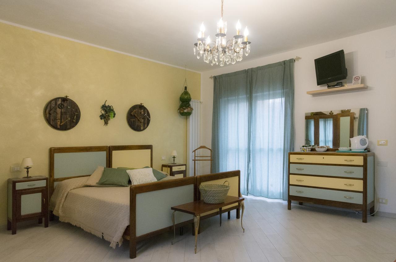 La Terra Di Mingo Bed and Breakfast Vado Ligure Eksteriør billede