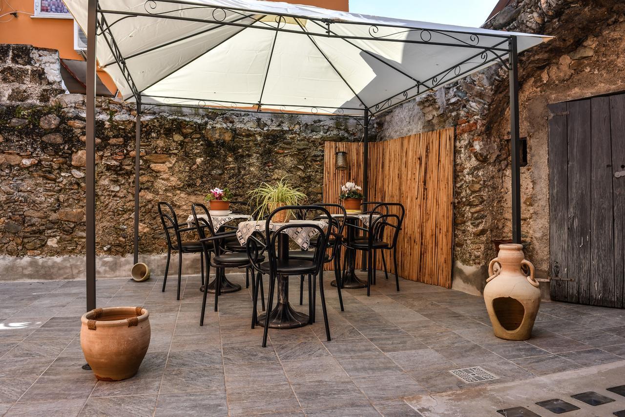 La Terra Di Mingo Bed and Breakfast Vado Ligure Eksteriør billede