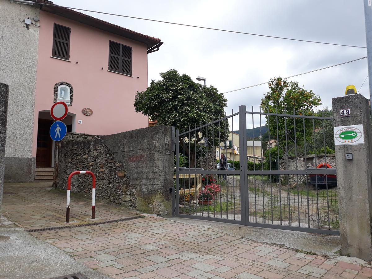La Terra Di Mingo Bed and Breakfast Vado Ligure Eksteriør billede