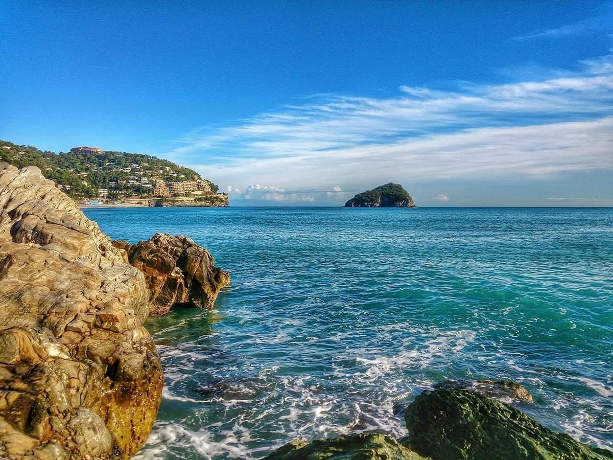 La Terra Di Mingo Bed and Breakfast Vado Ligure Eksteriør billede